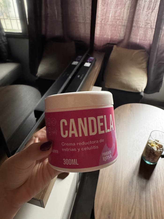 Foto real de clienta con Candela
